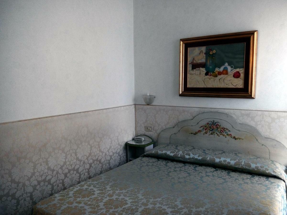 Hotel San Salvador Basic & Local 2 Stars Hotel Venesia Bagian luar foto