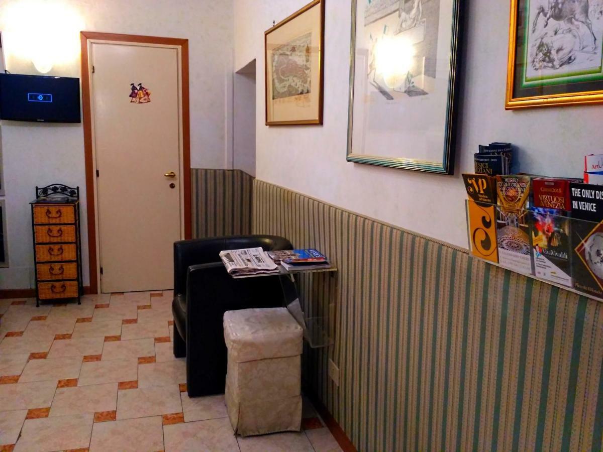 Hotel San Salvador Basic & Local 2 Stars Hotel Venesia Bagian luar foto